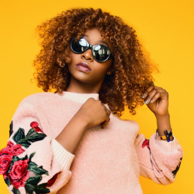 Elena Yolson use the toolikes